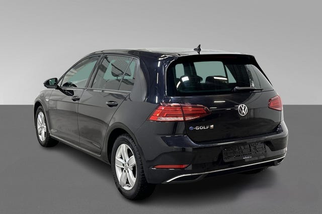 WVWZZZAUZJ8901094 2018 VOLKSWAGEN GOLF-1