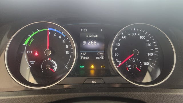 2018 VOLKSWAGEN GOLF - 10