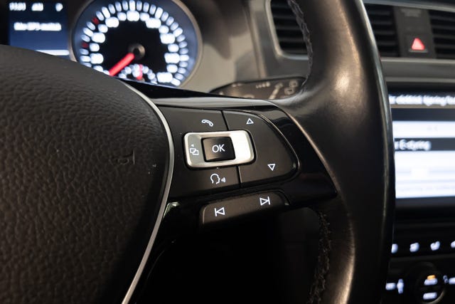 2015 VOLKSWAGEN GOLF - 25