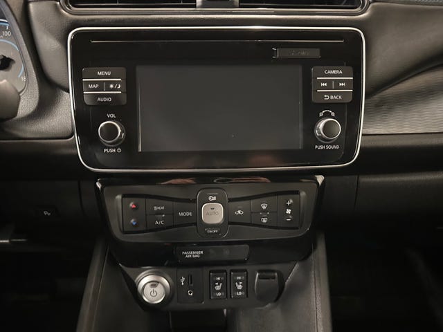 2018 NISSAN LEAF - 26