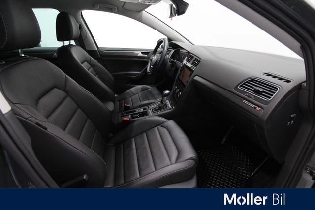 2019 VOLKSWAGEN GOLF - 19