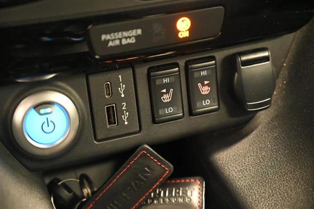 2022 NISSAN LEAF - 27