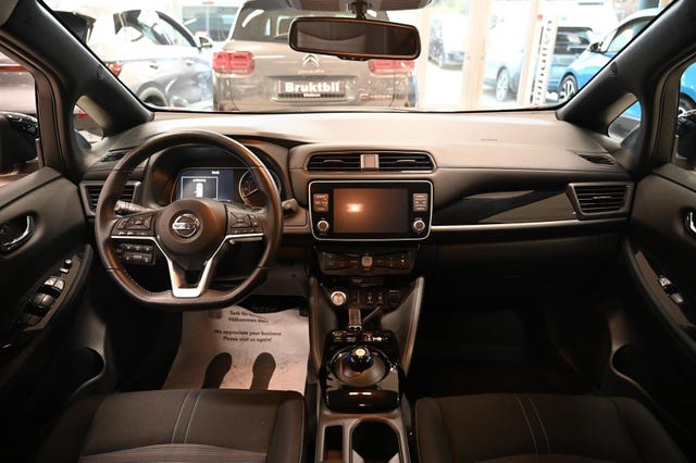 2022 NISSAN LEAF - 17
