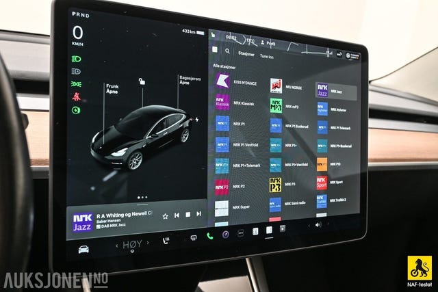 2019 TESLA MODEL 3 - 23
