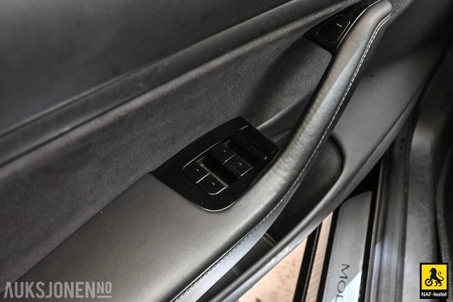 2019 TESLA MODEL 3 - 8