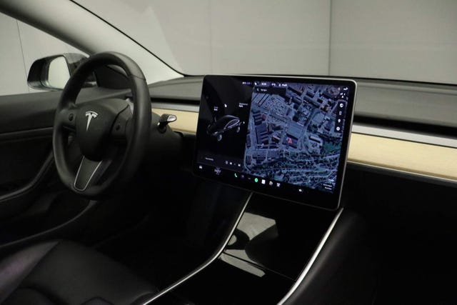 2019 TESLA MODEL 3 - 17