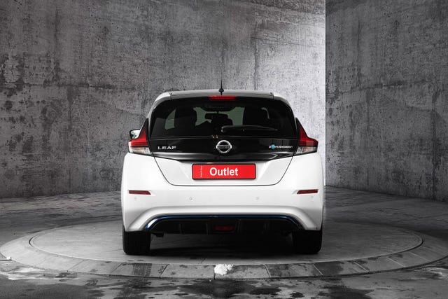 SJNFAAZE1U0025427 2018 NISSAN LEAF-4