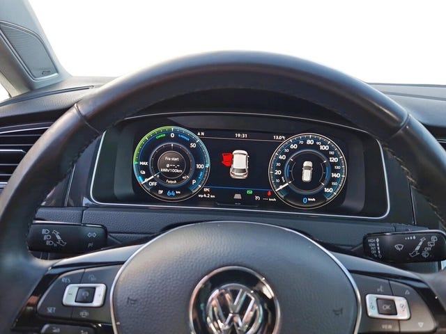 2019 VOLKSWAGEN GOLF - 8
