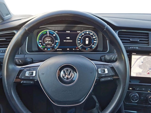 2019 VOLKSWAGEN GOLF - 11