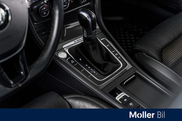 2018 VOLKSWAGEN GOLF - 23
