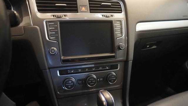 2015 VOLKSWAGEN GOLF - 32