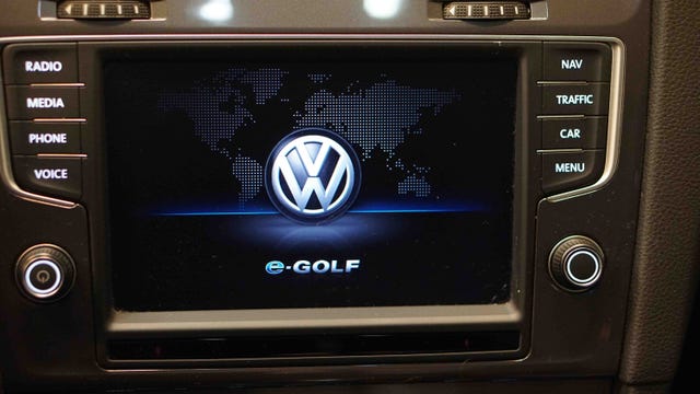 2015 VOLKSWAGEN GOLF - 23