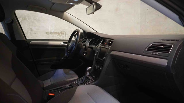 2015 VOLKSWAGEN GOLF - 27