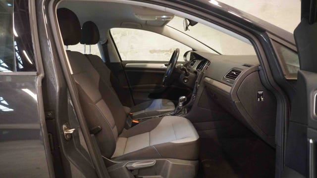 2015 VOLKSWAGEN GOLF - 28