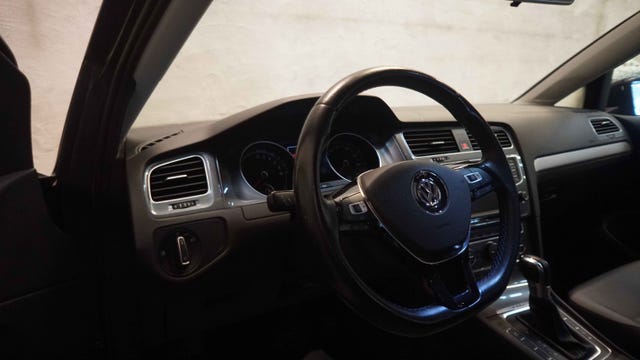 2015 VOLKSWAGEN GOLF - 31