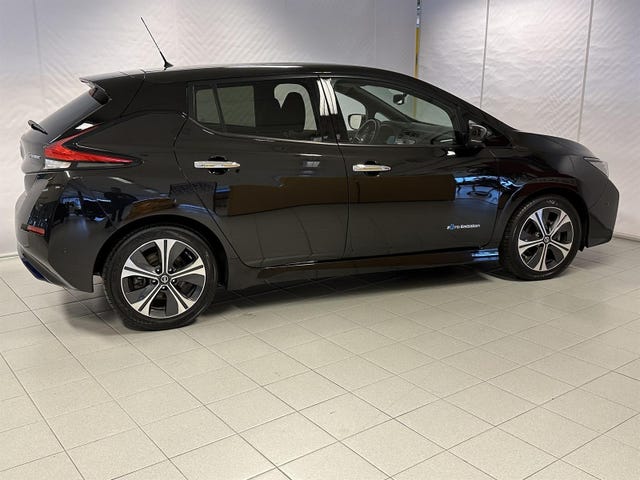 2018 NISSAN LEAF - 16