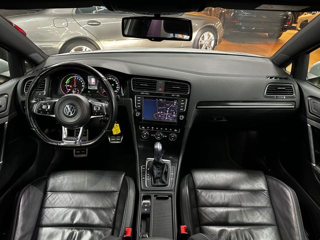 2015 VOLKSWAGEN GOLF - 29