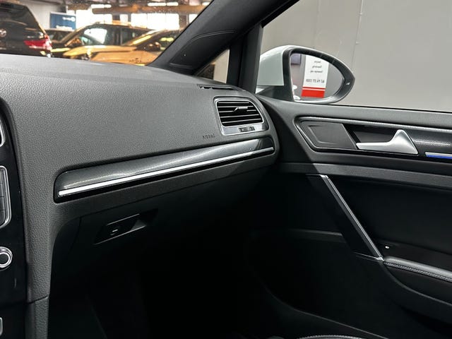 2015 VOLKSWAGEN GOLF - 33