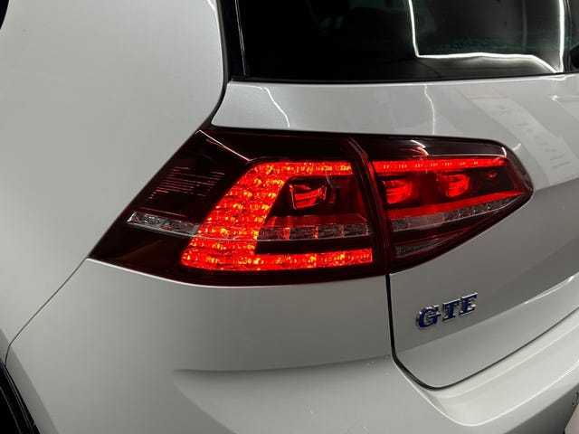 2015 VOLKSWAGEN GOLF - 18