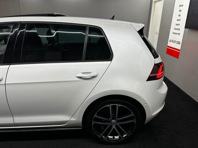2015 VOLKSWAGEN GOLF - 16