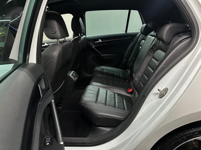 2015 VOLKSWAGEN GOLF - 26