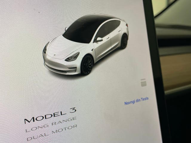 2021 TESLA MODEL 3 - 23