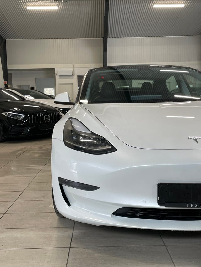 5YJ3E7EB9MF903594 2021 TESLA MODEL 3-4