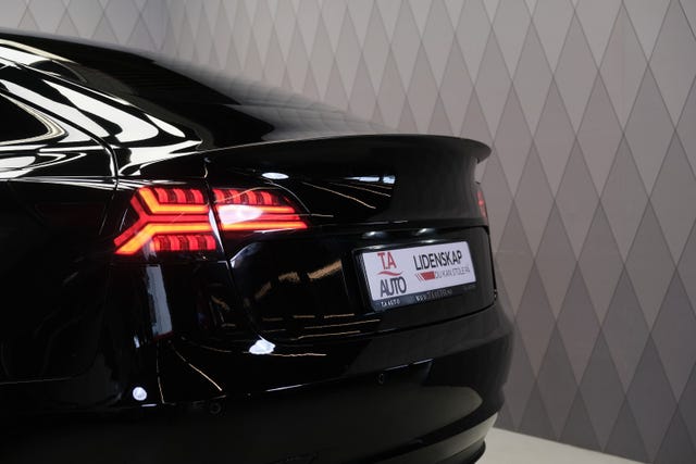 2021 TESLA MODEL 3 - 14