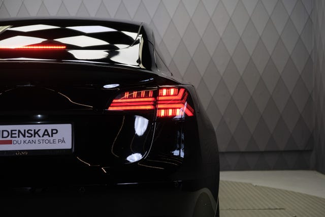 2021 TESLA MODEL 3 - 12