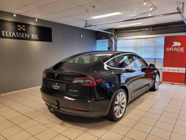 5YJ3E7EB3KF316045 2019 TESLA MODEL 3-5