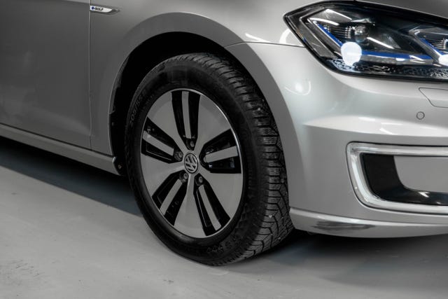 WVWZZZAUZJW903015 2018 VOLKSWAGEN GOLF-4