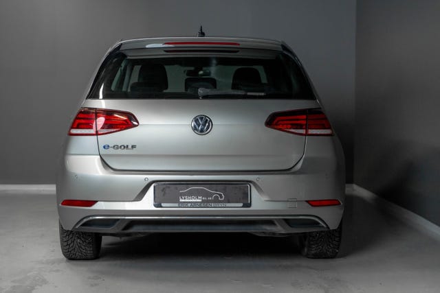 WVWZZZAUZJW903015 2018 VOLKSWAGEN GOLF-2