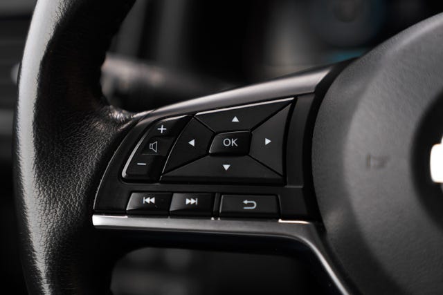 2018 NISSAN LEAF - 18