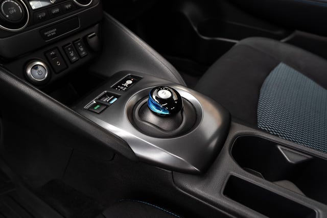 2018 NISSAN LEAF - 27