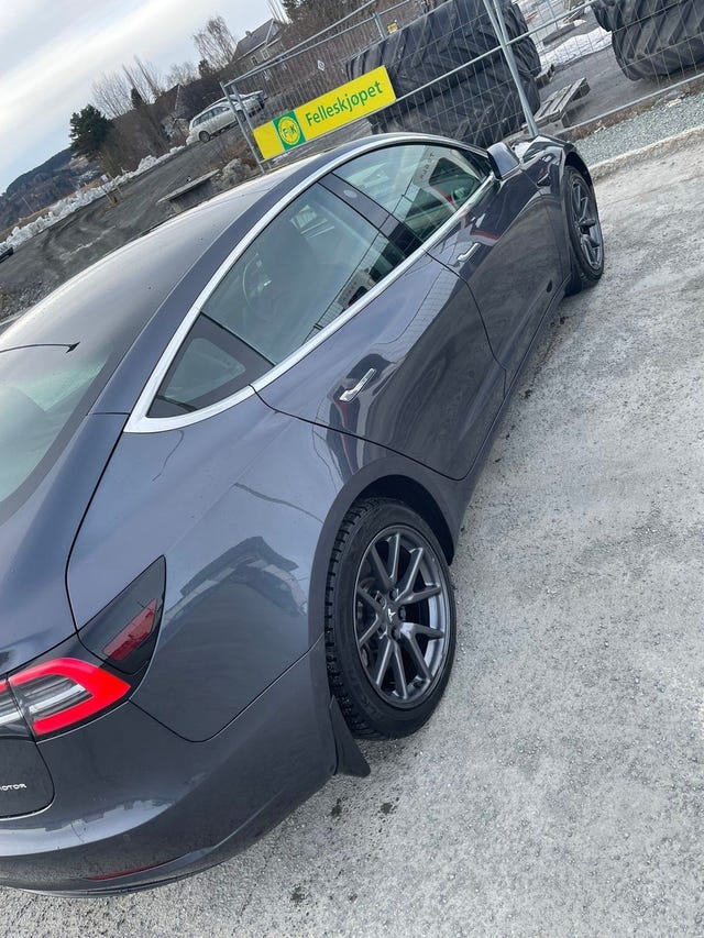 5YJ3E7EBXKF219005 2019 TESLA MODEL 3-5