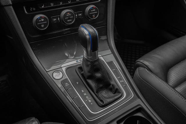 2019 VOLKSWAGEN GOLF - 13