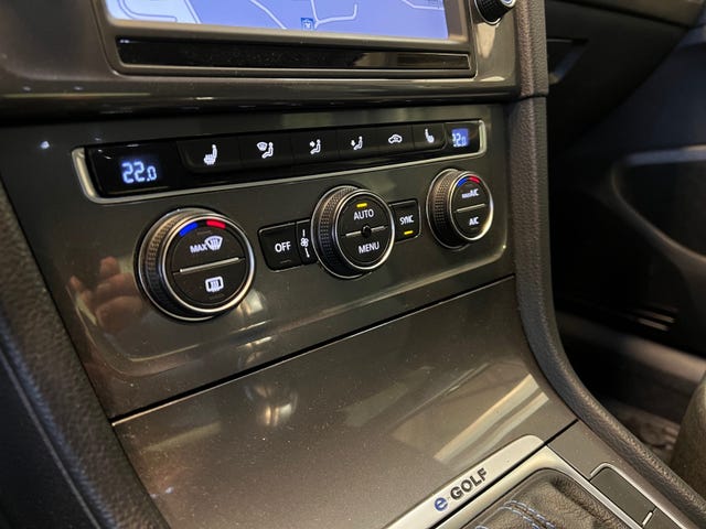 2015 VOLKSWAGEN GOLF - 27