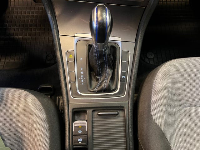 2015 VOLKSWAGEN GOLF - 30