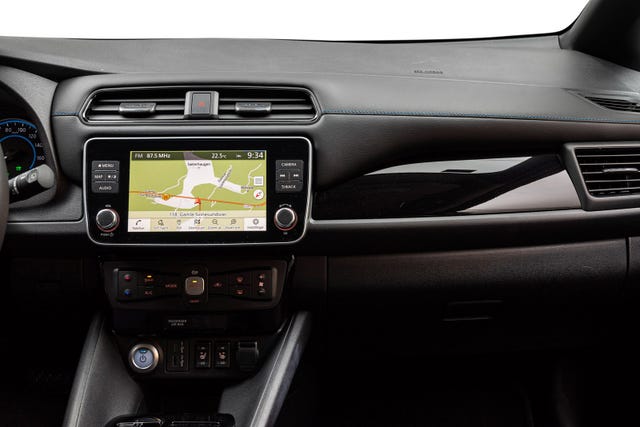 2022 NISSAN LEAF - 18