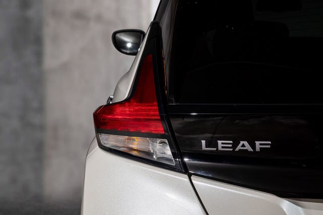 2022 NISSAN LEAF - 8