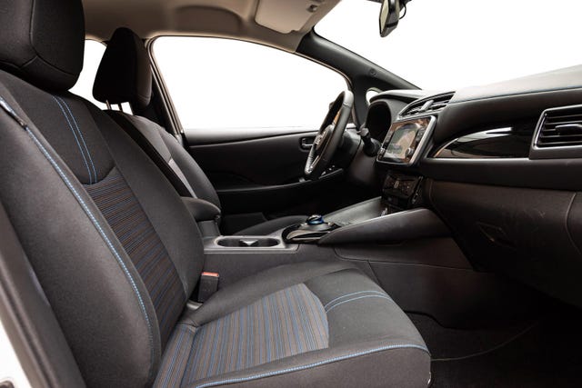 2022 NISSAN LEAF - 24