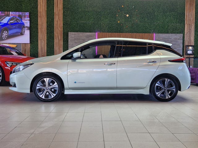 2018 NISSAN LEAF - 9