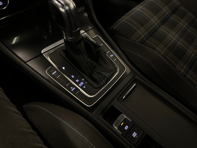 2015 VOLKSWAGEN GOLF - 24