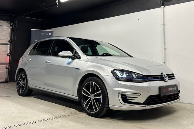 2015 VOLKSWAGEN GOLF - 11