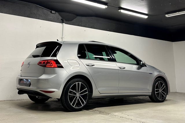 2015 VOLKSWAGEN GOLF - 9