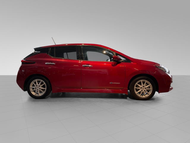 2018 NISSAN LEAF - 11