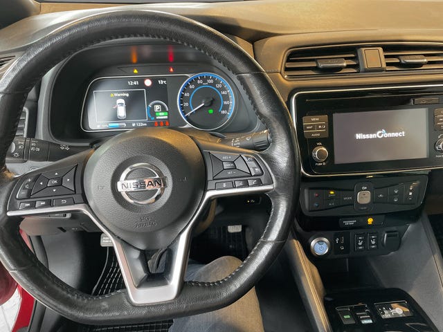 2018 NISSAN LEAF - 18
