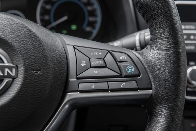 2022 NISSAN LEAF - 16