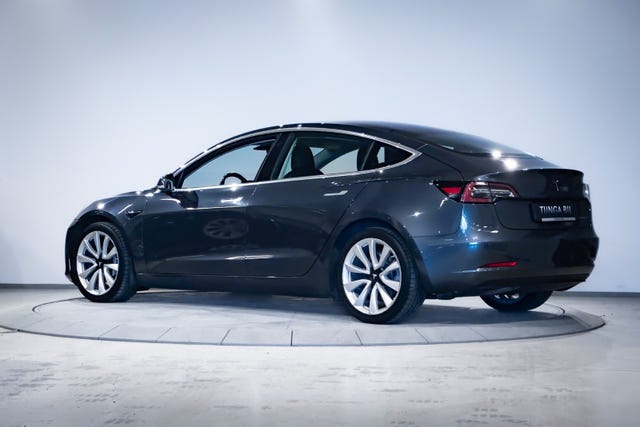 2019 TESLA MODEL 3 - 8