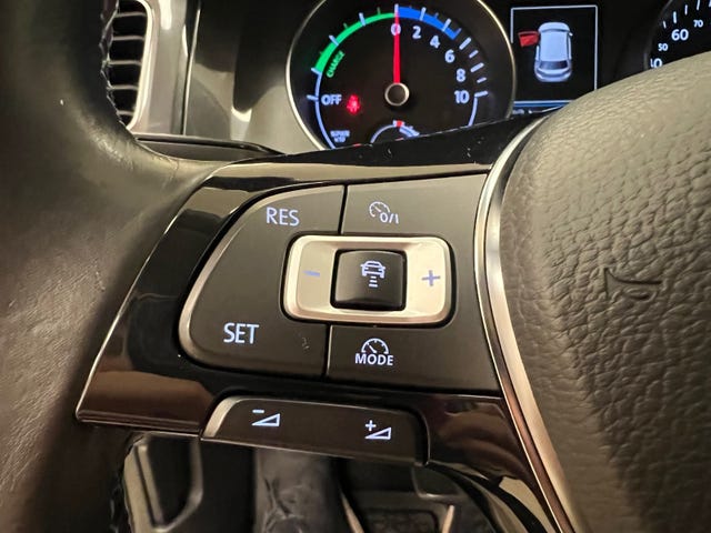 2018 VOLKSWAGEN GOLF - 18